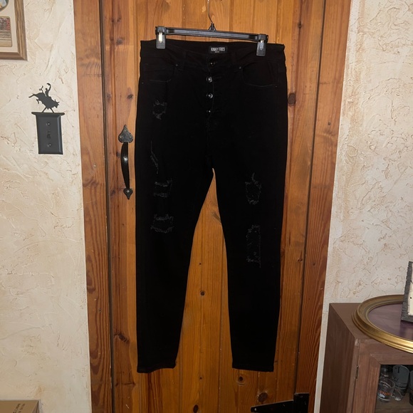 kinny fries Denim - Black Denim distressed jeans. Size 13 new without tag
